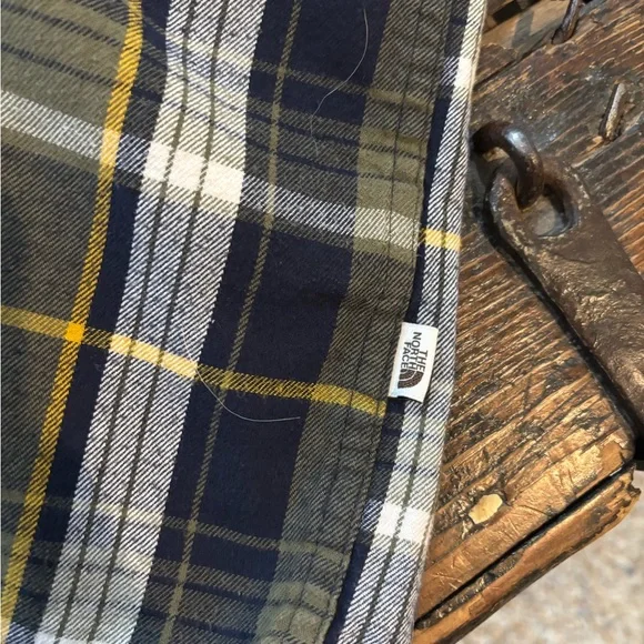 North Face flannel - Picture 3 of 3